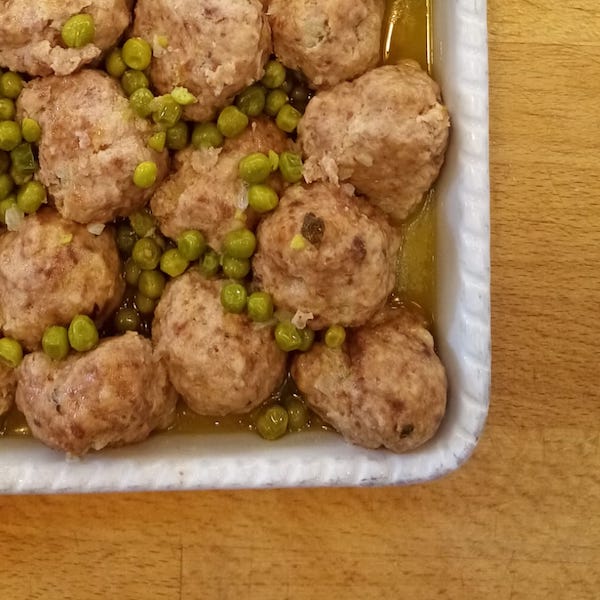 Polpette di carne con piselli
