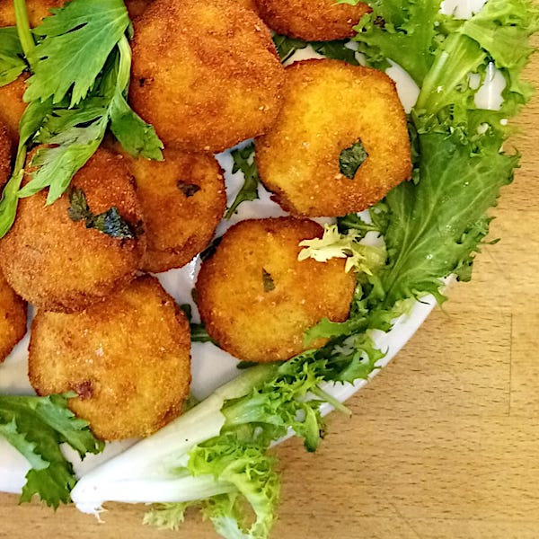 Frittelle di zucchine e patate con prosciutto e formaggio