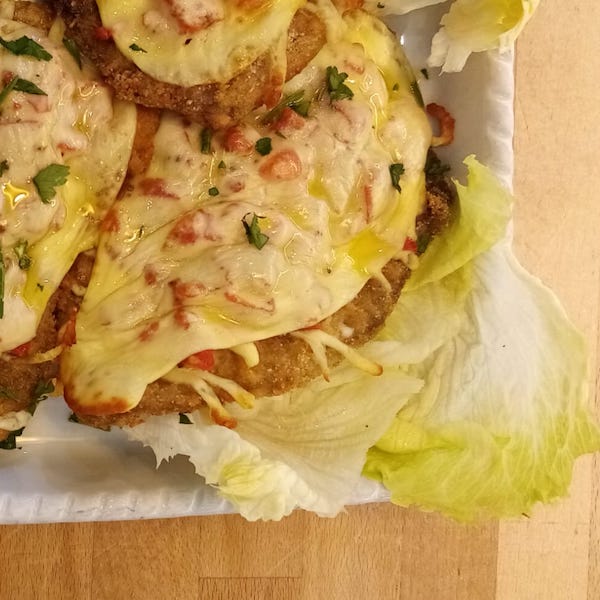 Cotolette di carne alla pizzaiola